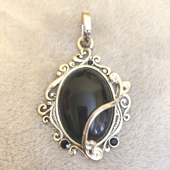 Vintage Jewelry - #225 Vintage Silver And Black Tone Pendant